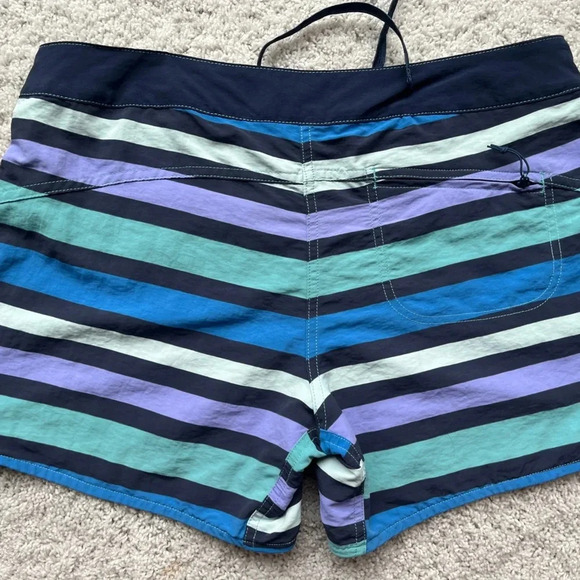 Patagonia Shorts  Woman's Wavefarer® Boardshorts - 5"" Size 8 - Picture 3 of 8
